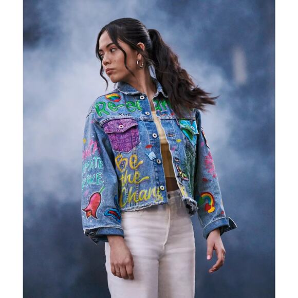 Levis Womens Xiye Bastida‎ Climate Activist Hand Painted Trucker Denim Jacket - Picture 1 of 10